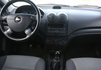 Подержанный автомобиль Chevrolet Aveo Hatchback 2010 года (12 фото)
