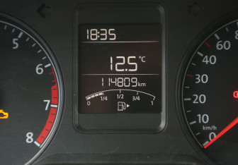 Подержанный автомобиль Volkswagen Polo Sedan 2016 года (18 фото)