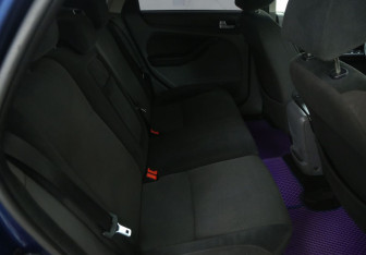 Подержанный автомобиль Ford Focus Hatchback 2008 года (11 фото)