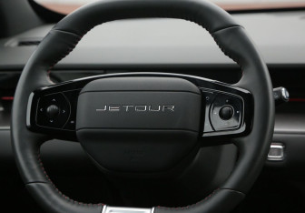 Подержанный автомобиль Jetour Dashing 2023 года (16 фото)