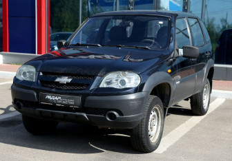 Подержанный автомобиль Chevrolet Niva 2010 года (3 фото)