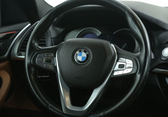 Подержанный автомобиль BMW X3 2018 года (18 фото)