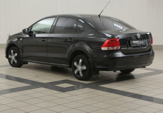 Подержанный автомобиль Volkswagen Polo Sedan 2012 года (2 фото)
