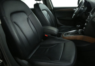 Подержанный автомобиль Audi Q5 2013 года (10 фото)