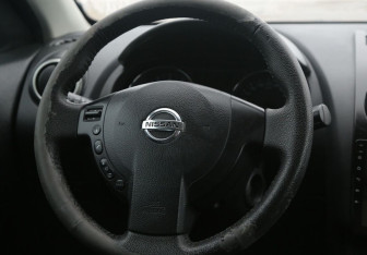 Подержанный автомобиль Nissan Qashqai 2012 года (16 фото)