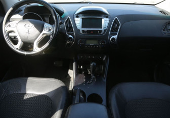 Подержанный автомобиль Hyundai ix35 2013 года (12 фото)