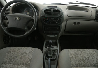 Подержанный автомобиль LADA (ВАЗ) Kalina Sedan 2006 года (12 фото)