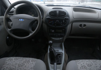 Подержанный автомобиль LADA (ВАЗ) Kalina Sedan 2006 года (12 фото)