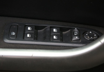 Подержанный автомобиль Peugeot 408 2013 года (18 фото)