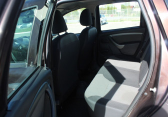 Подержанный автомобиль Renault Duster 2016 года (11 фото)