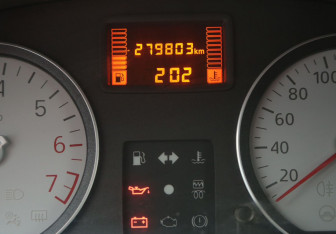 Подержанный автомобиль Renault Logan Sedan 2013 года (17 фото)