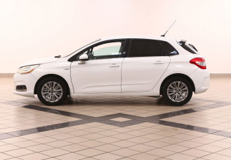Подержанный автомобиль Citroen C4 Hatchback 2011 года (5 фото)