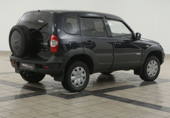 Подержанный автомобиль Chevrolet Niva 2015 года (4 фото)