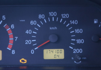 Подержанный автомобиль Chevrolet Niva 2012 года (17 фото)