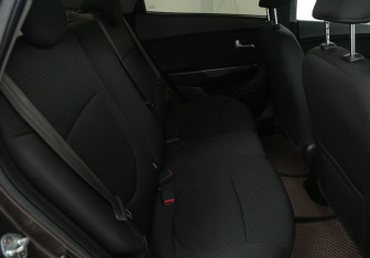 Подержанный автомобиль Kia Rio Sedan 2017 года (11 фото)