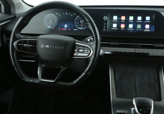 Подержанный автомобиль Omoda C5 2022 года (15 фото)