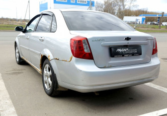 Подержанный автомобиль Chevrolet Lacetti Sedan 2007 года (4 фото)