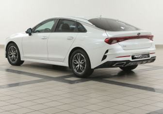 Подержанный автомобиль Kia K5 2020 года (2 фото)