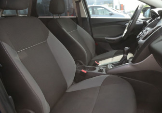 Подержанный автомобиль Ford Focus Wagon 2012 года (10 фото)