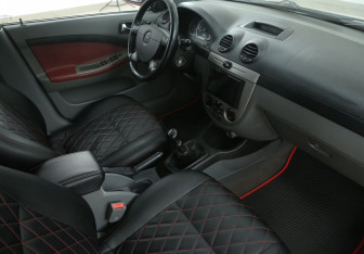 Подержанный автомобиль Chevrolet Lacetti Hatchback 2008 года (9 фото)