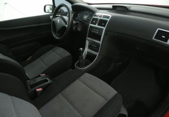 Подержанный автомобиль Peugeot 307 Hatchback 2006 года (9 фото)