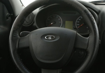 Подержанный автомобиль LADA (ВАЗ) Granta Sedan 2012 года (16 фото)