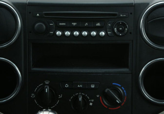 Подержанный автомобиль Citroen Berlingo 2013 года (13 фото)