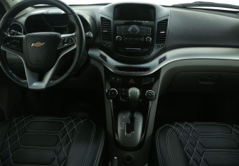Подержанный автомобиль Chevrolet Orlando 2012 года (12 фото)
