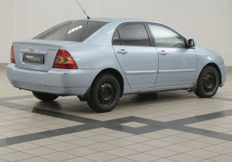 Подержанный автомобиль Toyota Corolla Sedan 2006 года (4 фото)