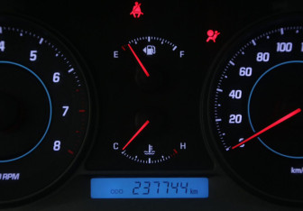 Подержанный автомобиль Chevrolet Captiva 2012 года (20 фото)