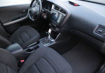 Подержанный автомобиль Kia Ceed Wagon 2018 года (9 фото)