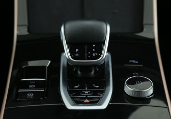 Подержанный автомобиль Omoda C5 2023 года (15 фото)