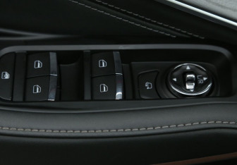 Подержанный автомобиль Exeed LX 2023 года (20 фото)