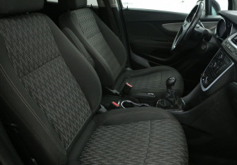 Подержанный автомобиль Opel Mokka 2012 года (10 фото)