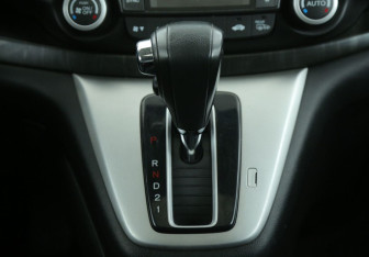 Подержанный автомобиль Honda CR-V 2013 года (15 фото)