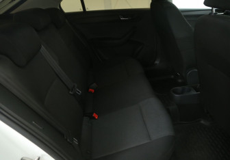 Подержанный автомобиль Skoda Rapid Liftback 2017 года (11 фото)