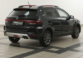 Подержанный автомобиль Kia Rio Hatchback 2021 года (4 фото)