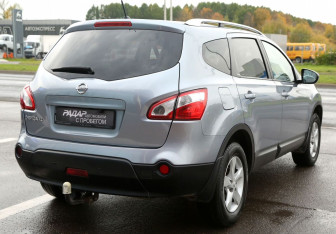 Подержанный автомобиль Nissan Qashqai+2 2011 года (6 фото)