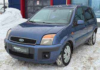 Подержанный автомобиль Ford Fusion 2006 года (4 фото)