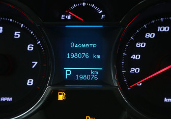 Подержанный автомобиль Chevrolet Captiva 2013 года (19 фото)