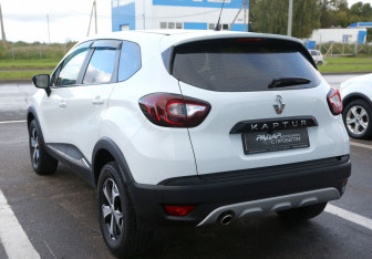 Подержанный автомобиль Renault Kaptur 2017 года (4 фото)