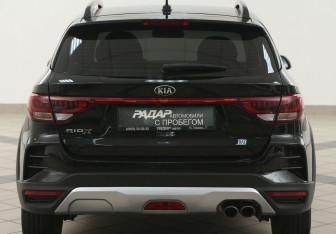 Подержанный автомобиль Kia Rio Hatchback 2021 года (3 фото)