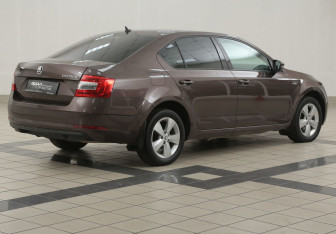 Подержанный автомобиль Skoda Octavia Liftback 2018 года (4 фото)