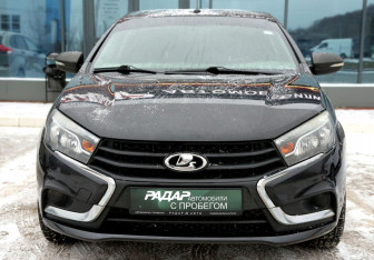Подержанный автомобиль LADA (ВАЗ) Vesta Sedan 2016 года (2 фото)