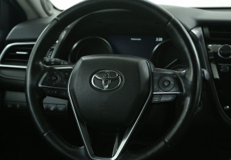 Подержанный автомобиль Toyota Camry Sedan 2020 года (16 фото)