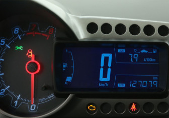Подержанный автомобиль Chevrolet Aveo Sedan 2012 года (19 фото)