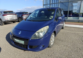 Подержанный автомобиль Renault Scenic 2009 года (3 фото)