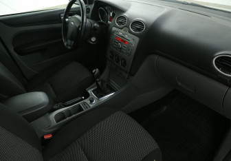Подержанный автомобиль Ford Focus Hatchback 2009 года (9 фото)
