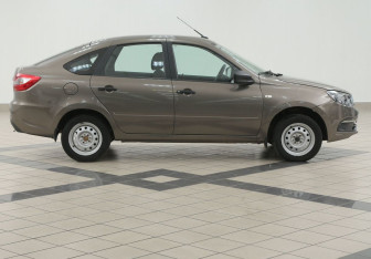 Подержанный автомобиль LADA (ВАЗ) Granta Liftback 2020 года (5 фото)