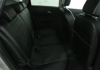 Подержанный автомобиль Nissan Qashqai 2011 года (11 фото)